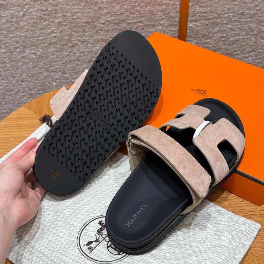 Hermès Chypre Sandals - Clay Beige