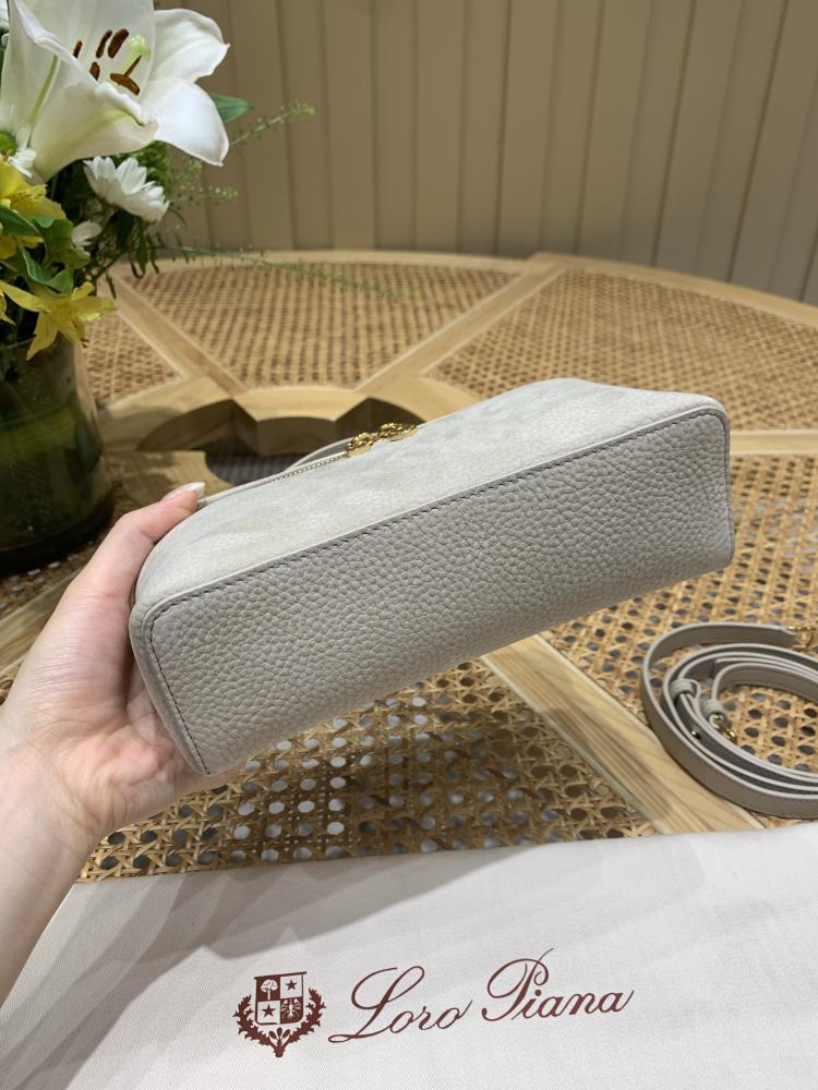 Loro Piana – Extra Pocket L19 (Ivory/Beige)