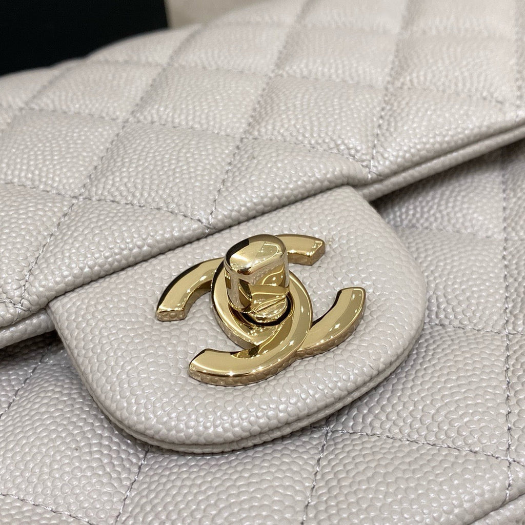 Chanel Sonbahar Kış 2024/25 Klasik 11.12 Çanta - Glimmer of Luxury