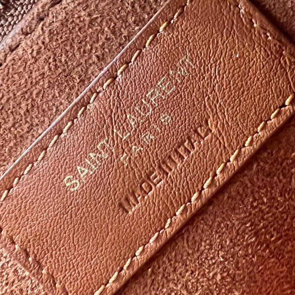 سان لوران لو 5 أ حقيبة هوبو جلد ناعم