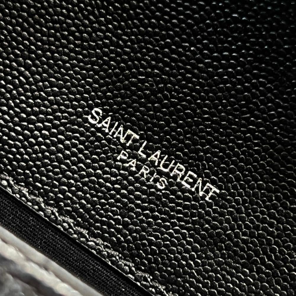 حقيبة كتف صغيرة من جلد سان لوران لوجولو