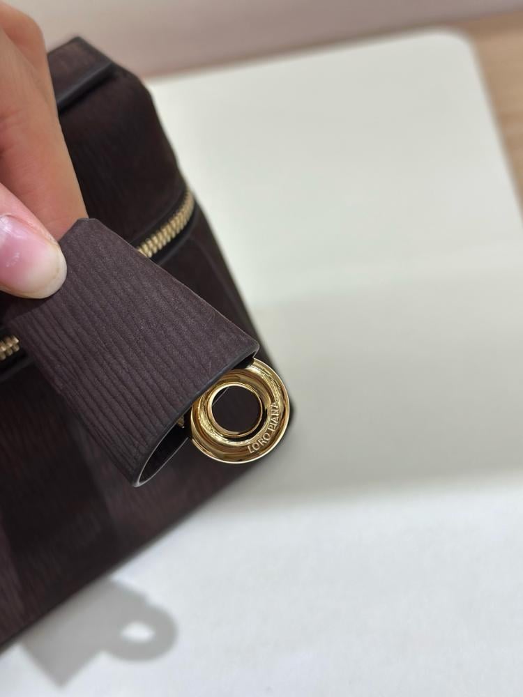 Loro Piana – Extra 23