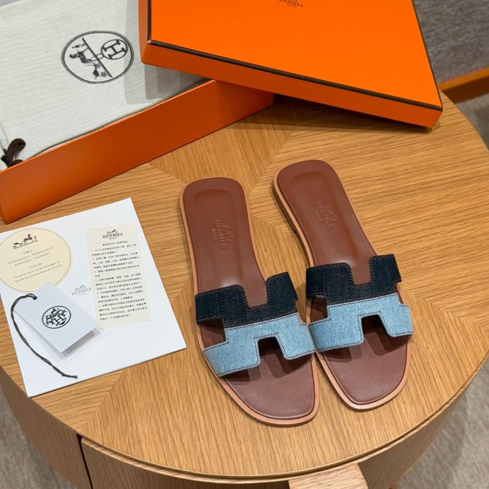 Hermès Oran Sandals Gray Argent