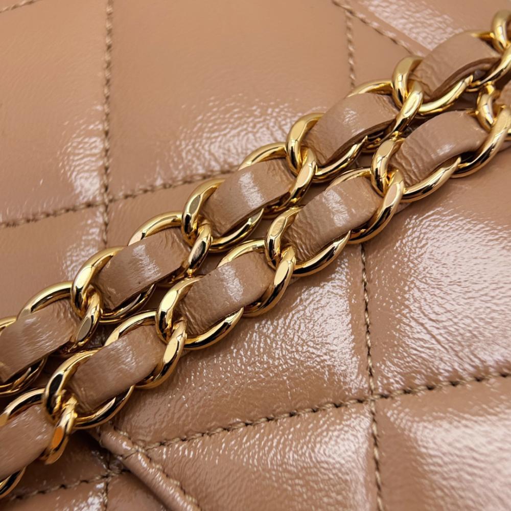 Chanel 24B Kapaklı Yeni Kalın Zincir Saplı Çanta - Glimmer of Luxury