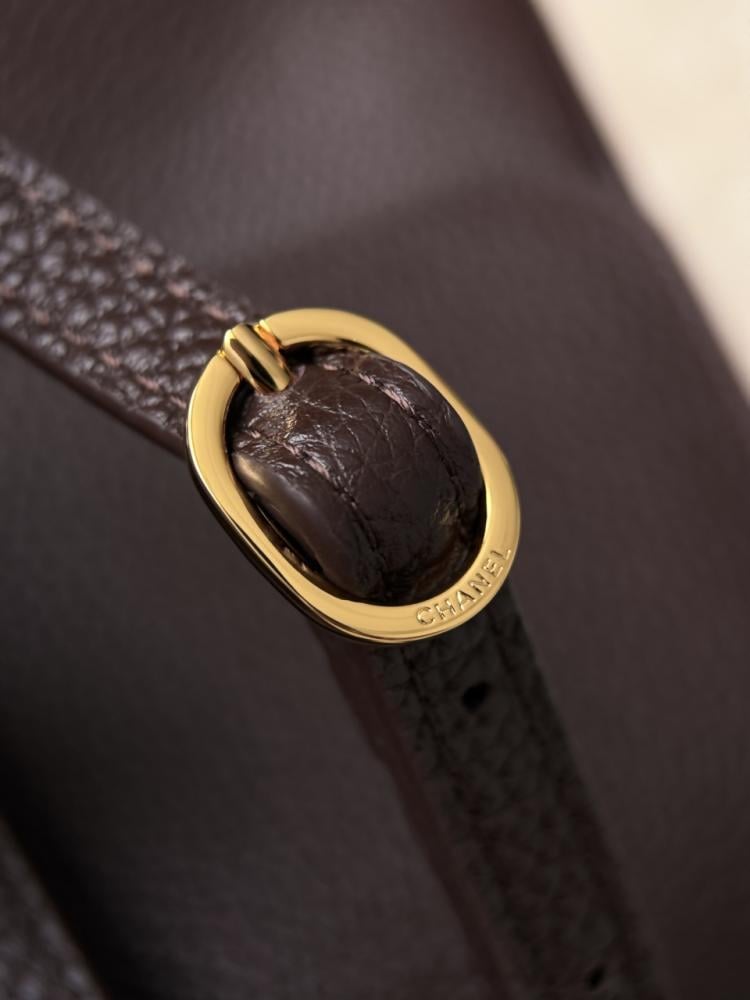 Chanel Maxi “Souplissimo” Küçük Kapaklı Çanta