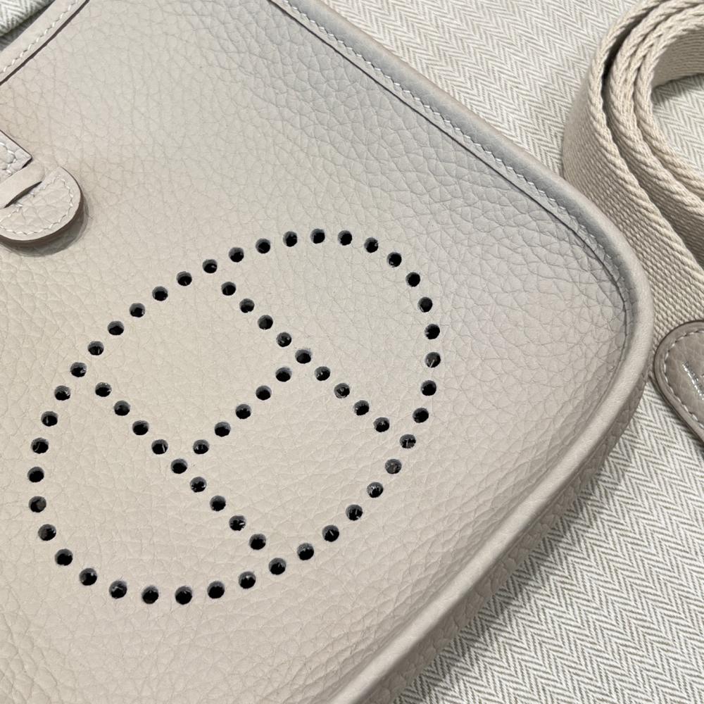 Hermès Evelyne 16cm Togo Leather Shoulder Bag