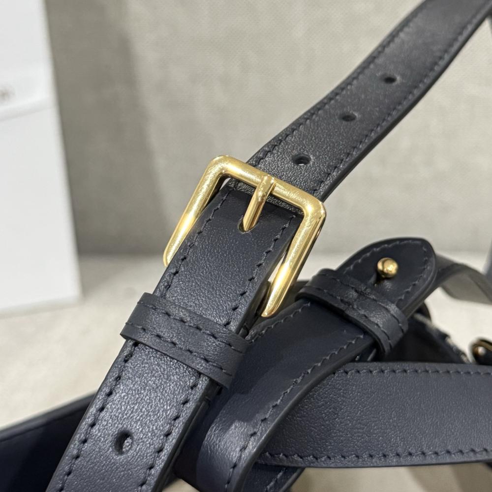 Dior İmzalı Orta Boy Kova Çanta