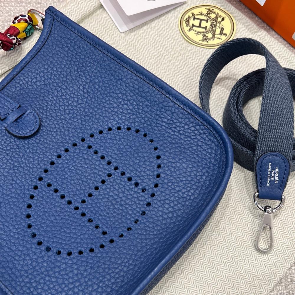 Hermès Evelyne 16cm Togo Leather Shoulder Bag