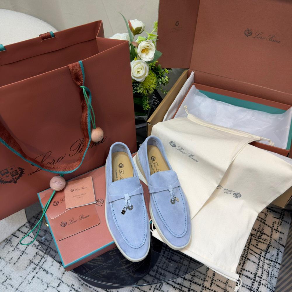 Loro Piana Yaz Büyüsü Yürüyüş Ayakkabısı - Açık Mavi - Glimmer of Luxury