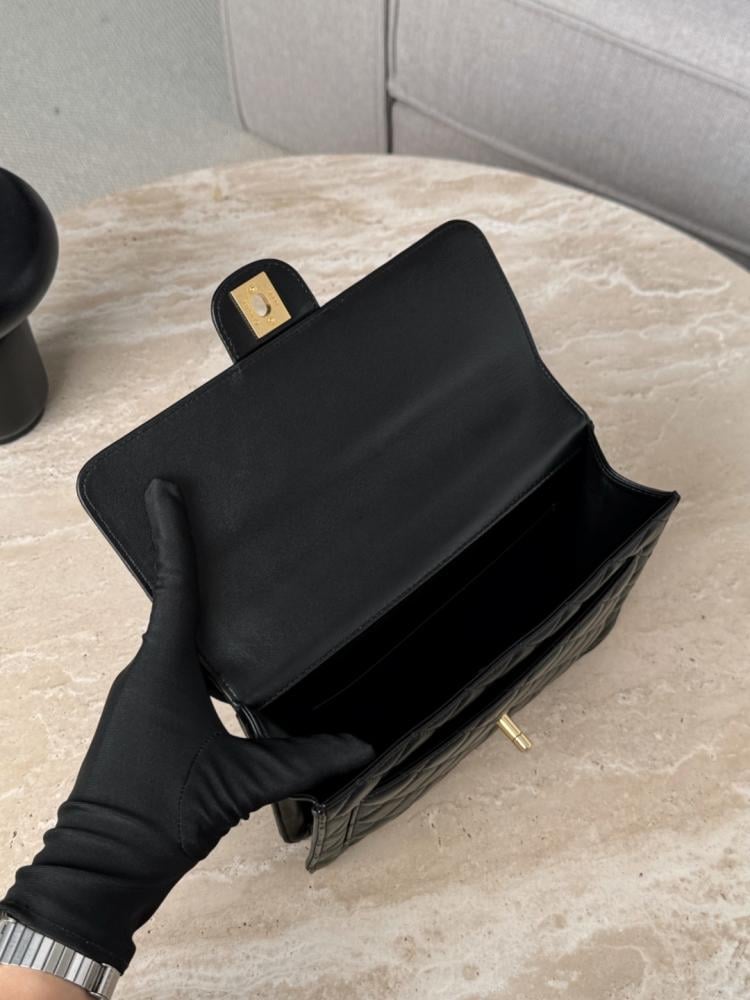 Chanel 25FW 25B Kare Sırt Çantası Zincir Üst Saplı Sırt Çantası Siyah