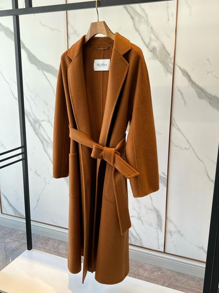 Max Mara – Iconic Wool Cashmere Coats