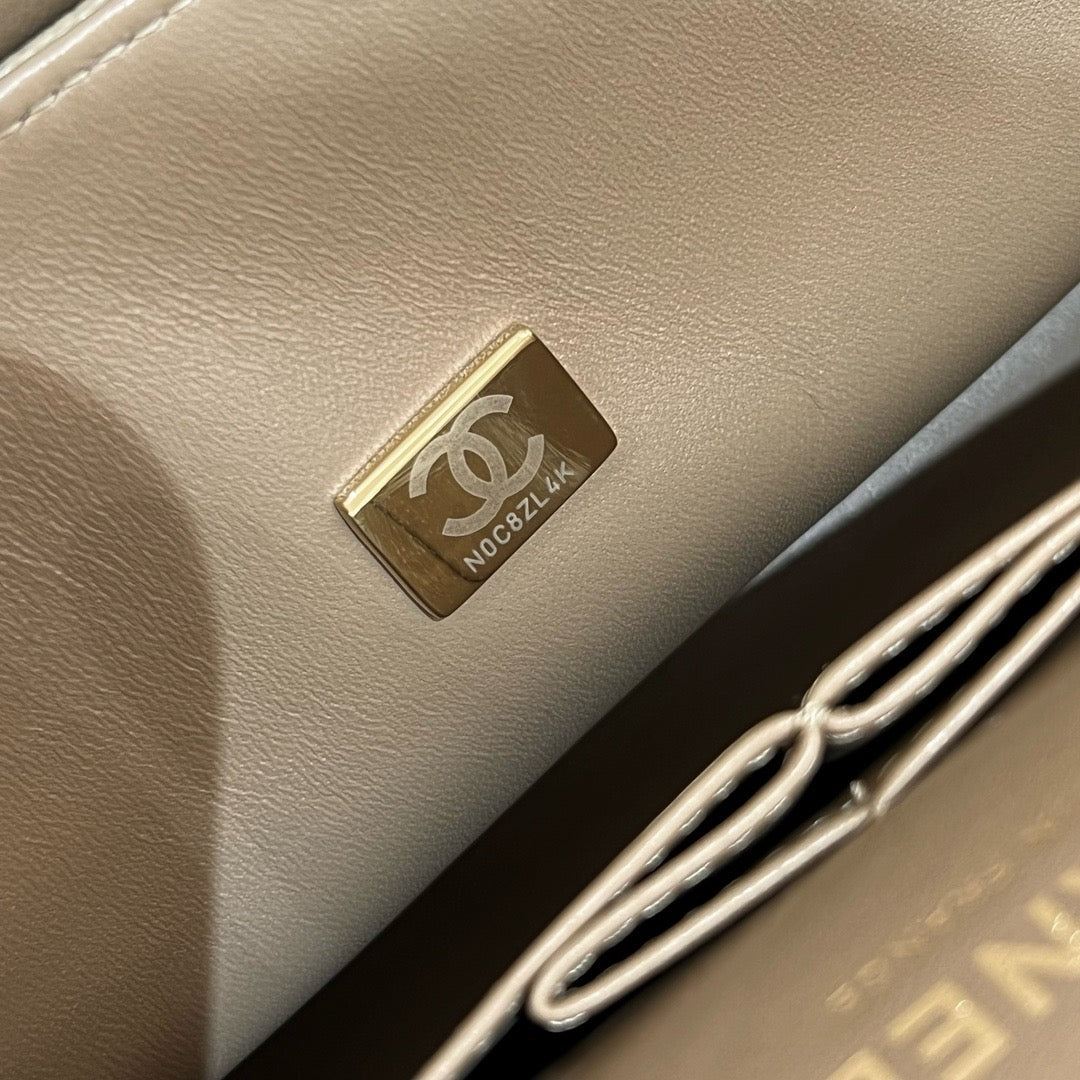 Chanel Sonbahar Kış 2024/25 Klasik 11.12 Çanta - Glimmer of Luxury