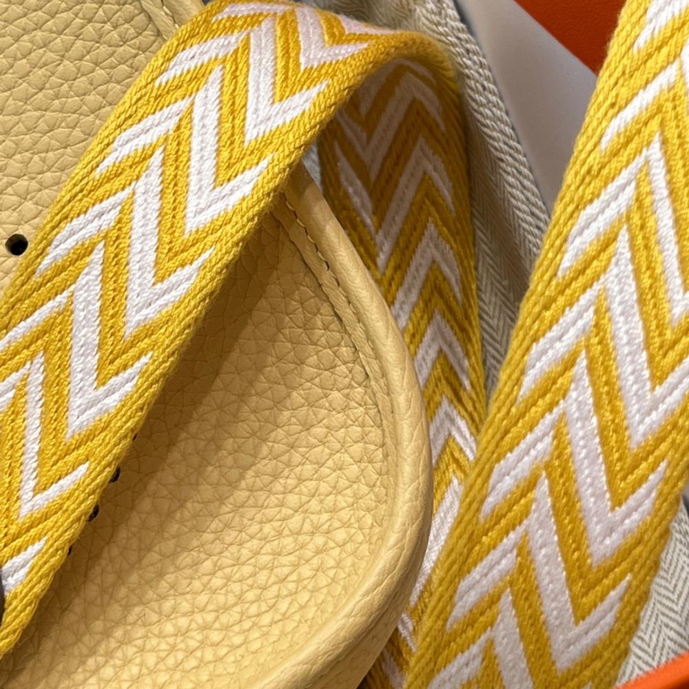 Hermès Evelyne 16cm Togo Leather Shoulder Bag