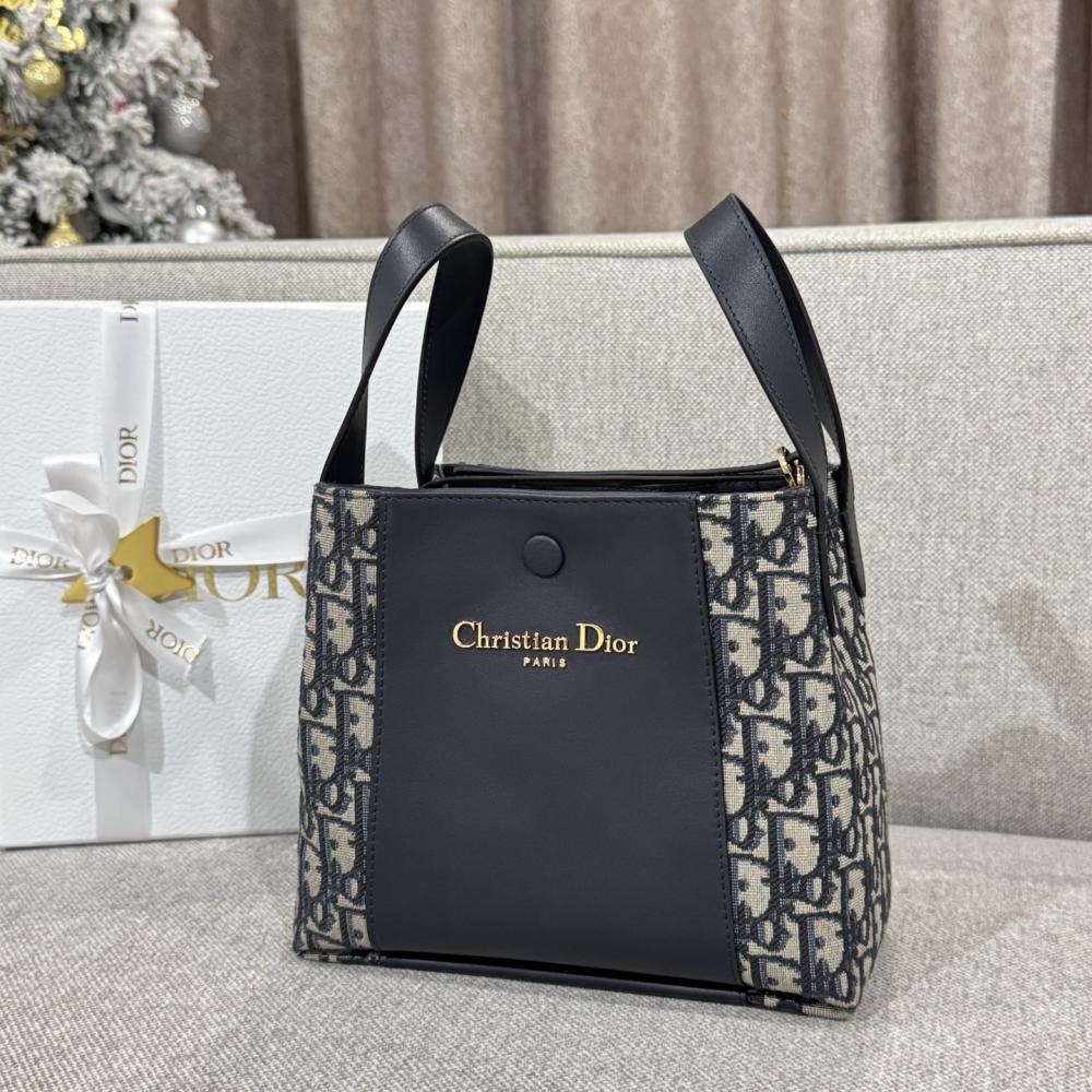 Dior İmzalı Orta Boy Kova Çanta