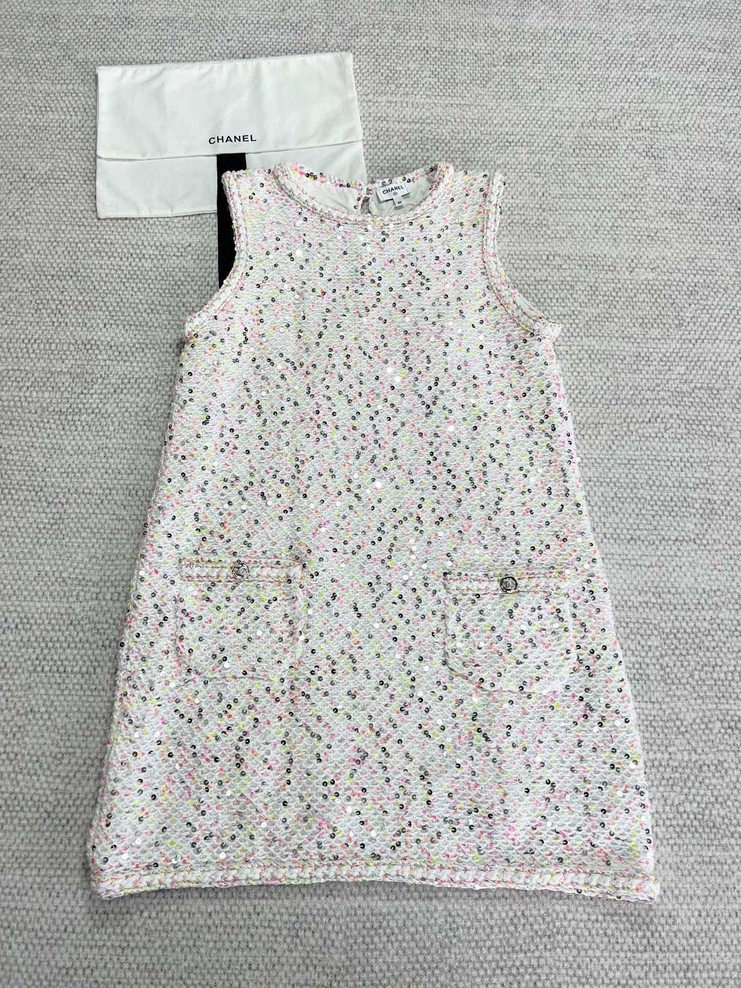 Chanel 24P Elbise - Glimmer of Luxury