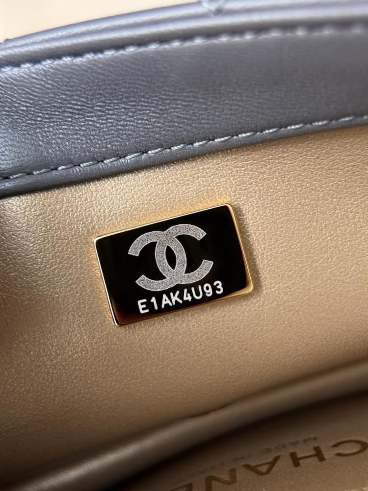 Chanel Classic Mini with Lid 20 cm