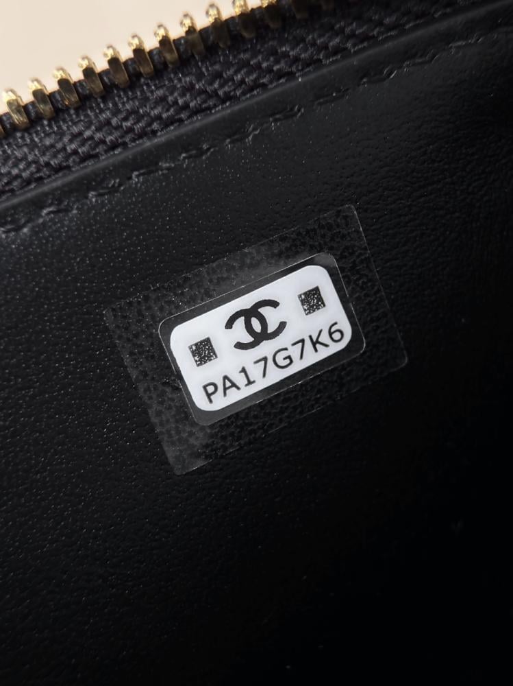 Chanel Kertenkele Derisi Zincirli Vanity