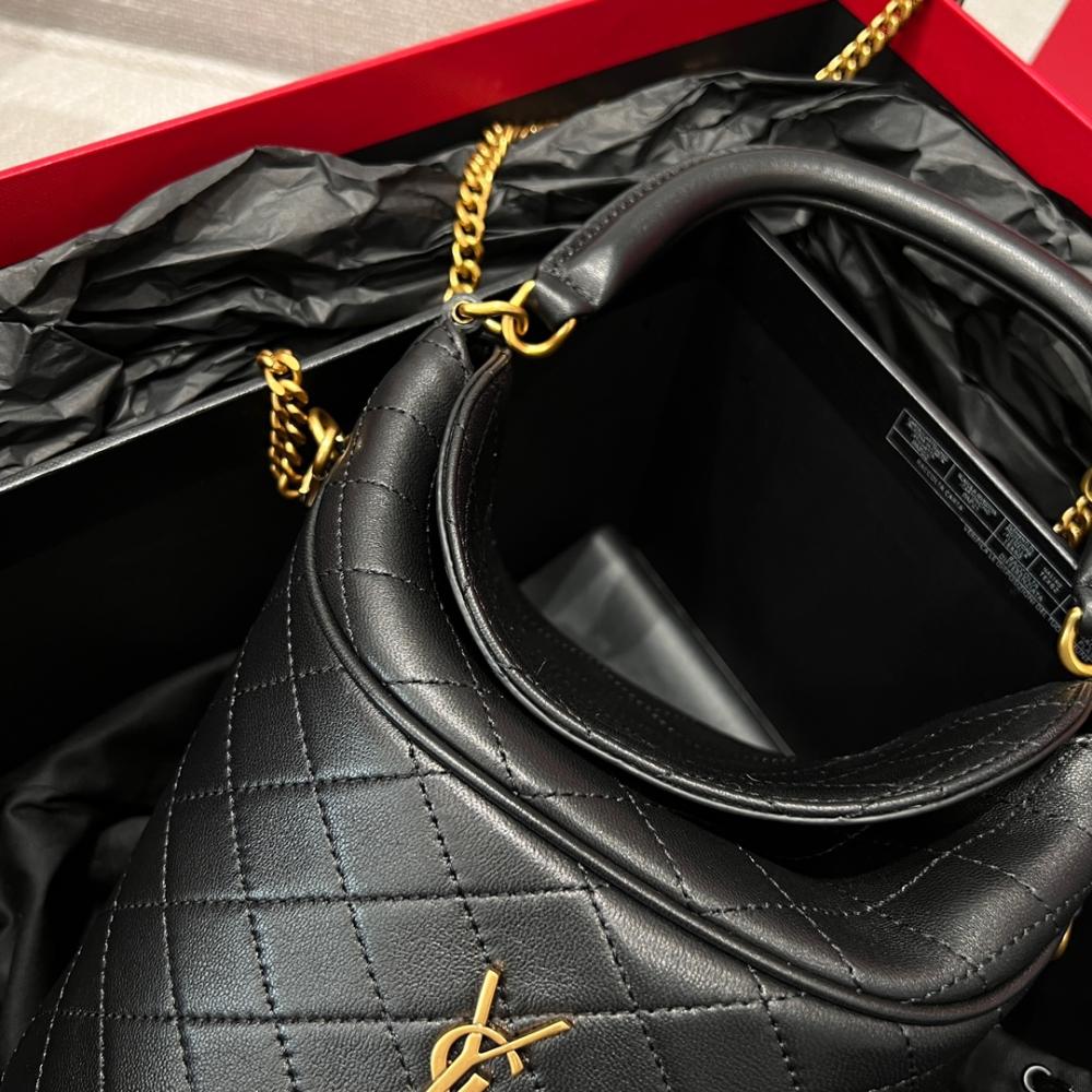 حقيبة دلو GABY من جلد كوزو من سان لوران