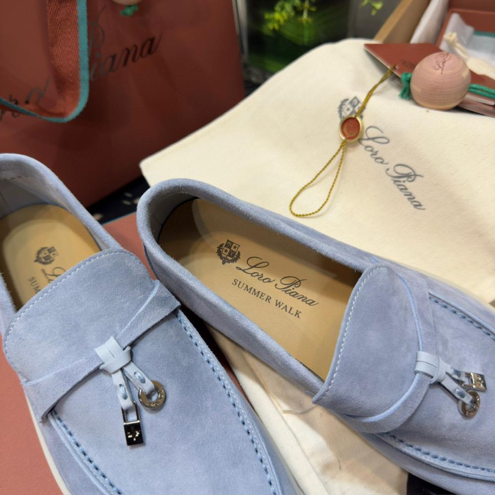 Loro Piana Yaz Büyüsü Yürüyüş Ayakkabısı - Açık Mavi - Glimmer of Luxury