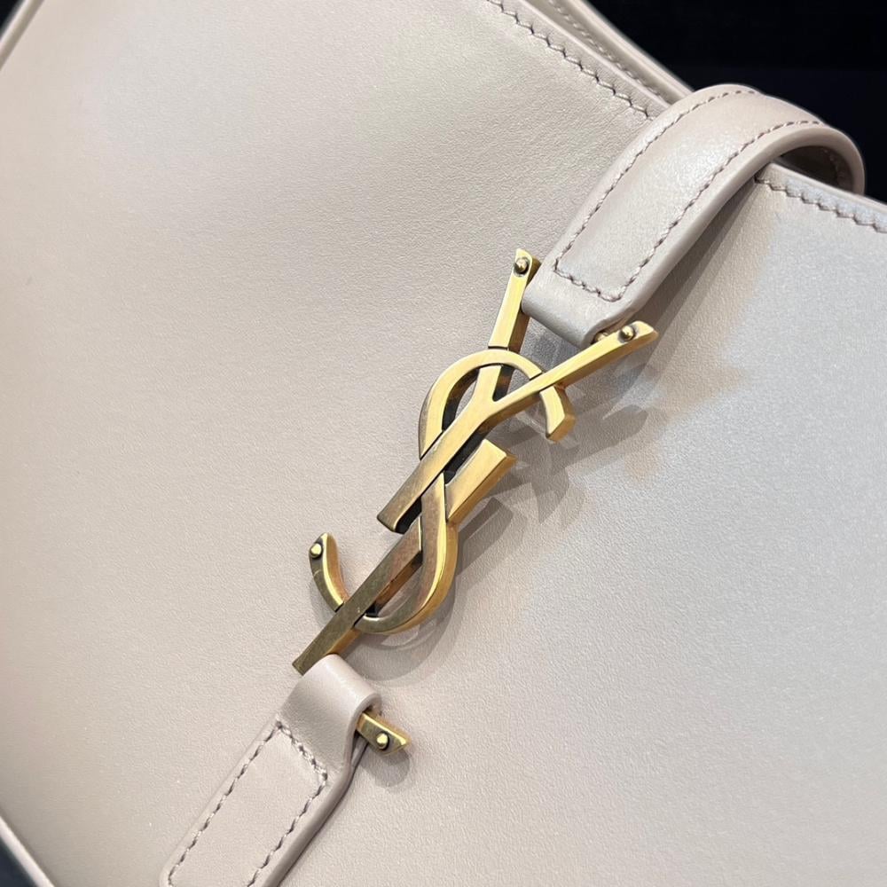 YSL Le 5 A Smooth Leather Hobo Bag