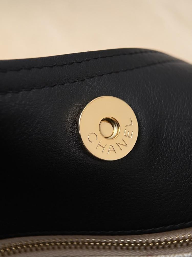 Chanel Kuzu Derisi Kapitone Neo Cabas / Maxi CC Hobo Alışveriş Çantası