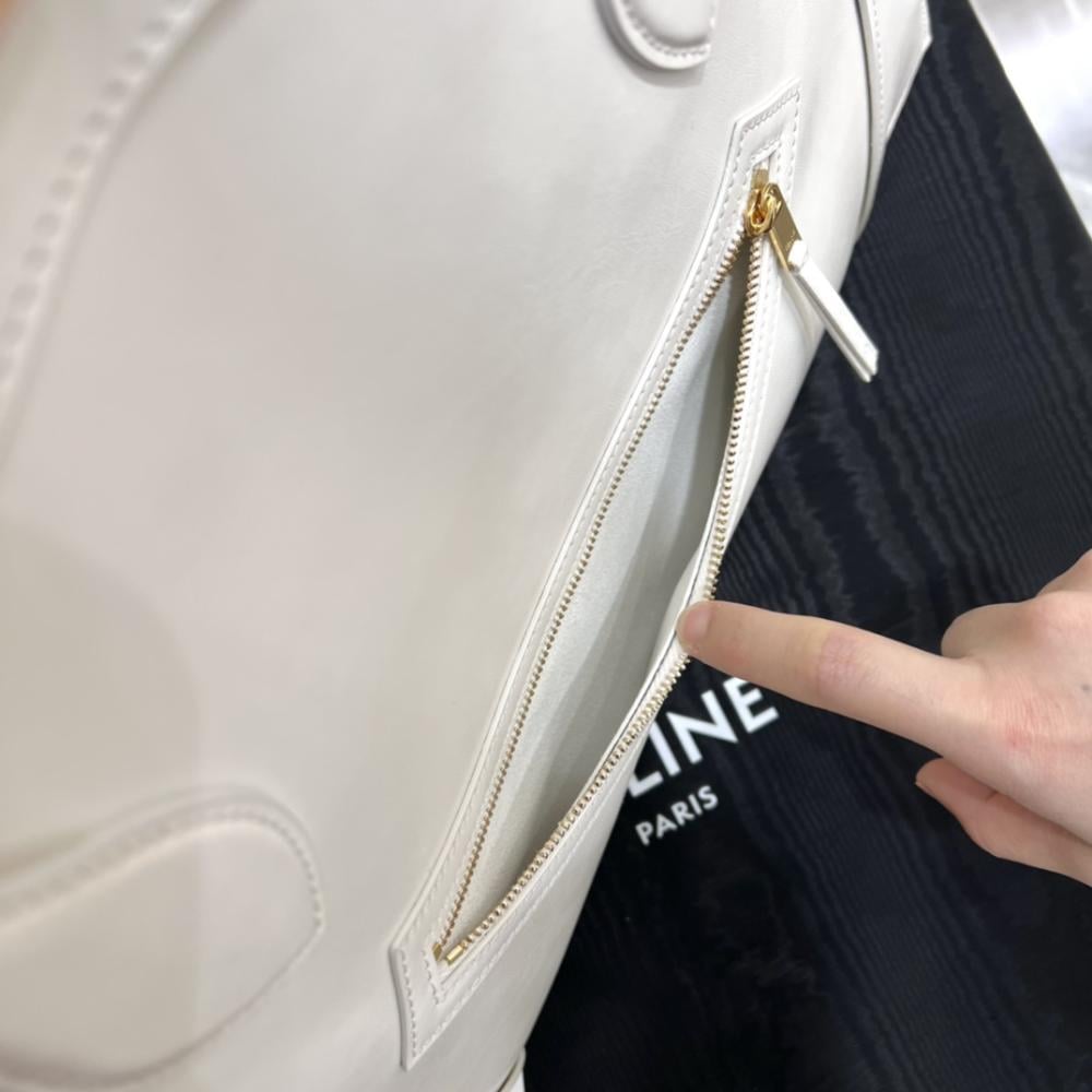 حقيبة سفر CELINE Flat Cabas الجديدة من جلد العجل اللامع - أبيض