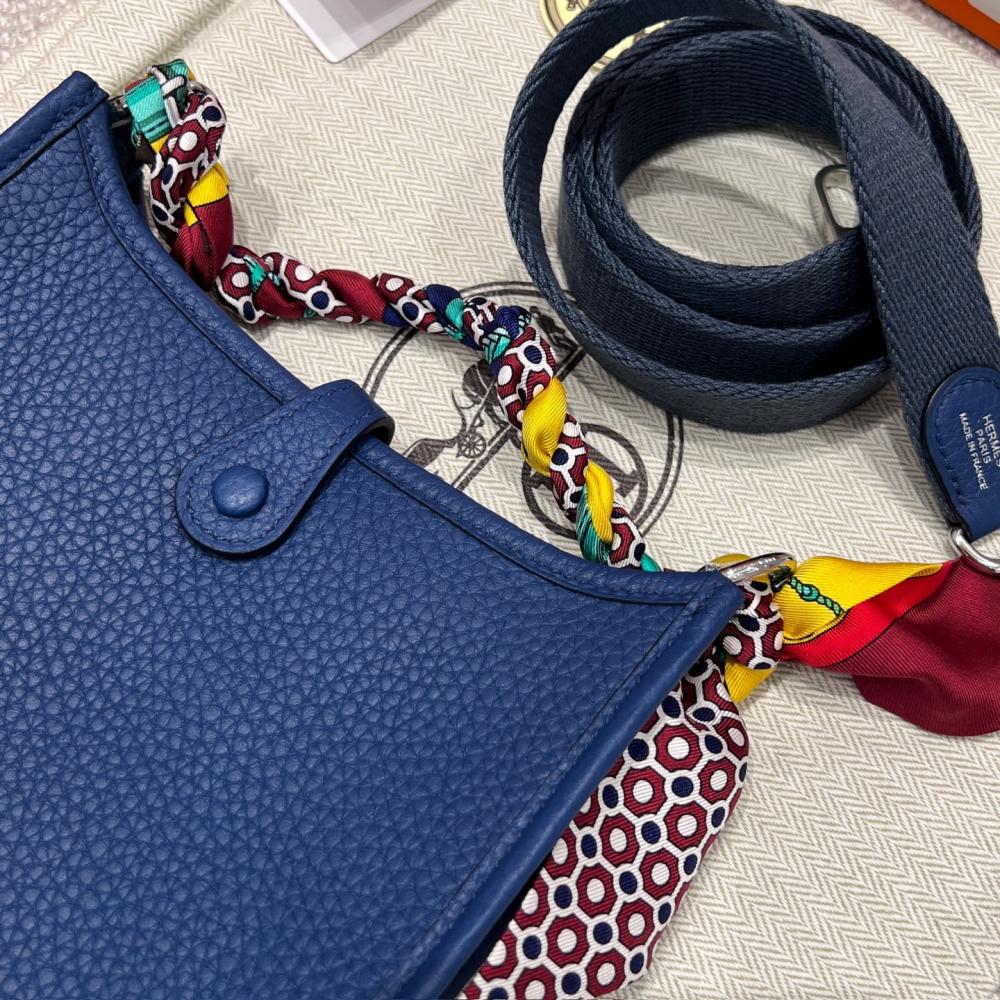 Hermès Evelyne 16cm Togo Leather Shoulder Bag