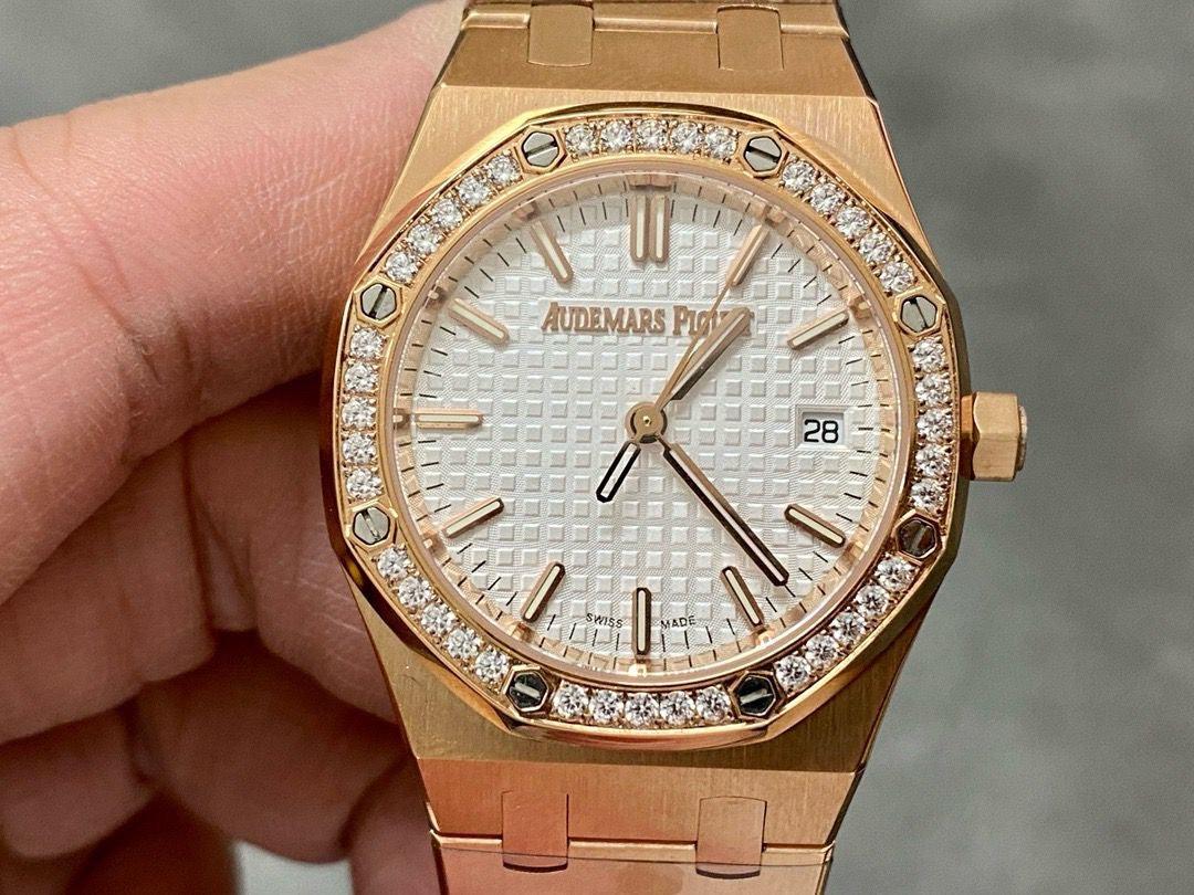Audemars Piguet Royal Meşe Saat - Glimmer of Luxury