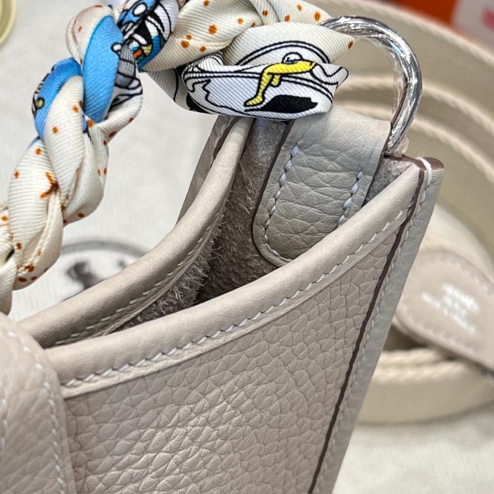 Hermès Evelyne 16cm Togo Leather Shoulder Bag