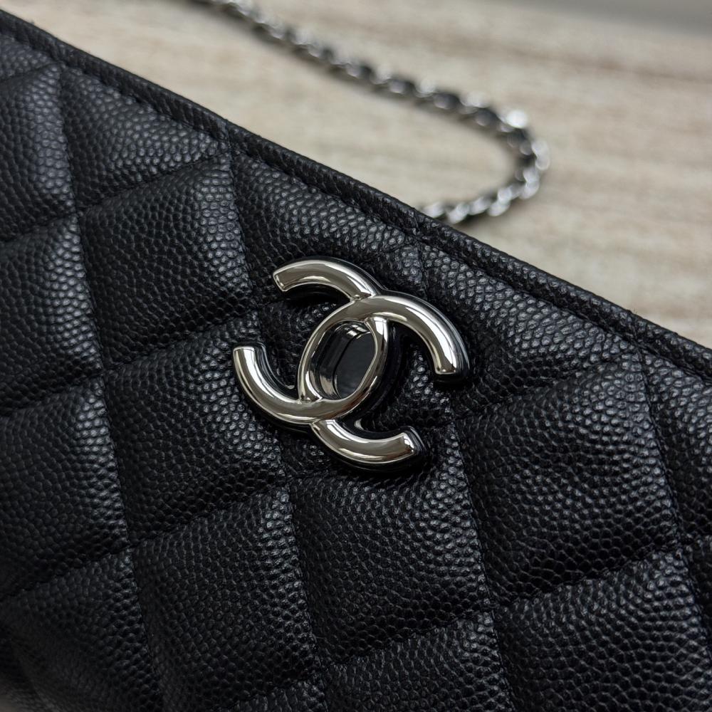 Chanel 25C Chain Handbag 
