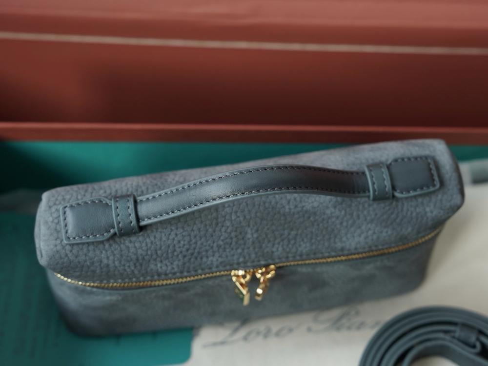 Loro Piana – Extra Pocket L19 (Grey Blue)