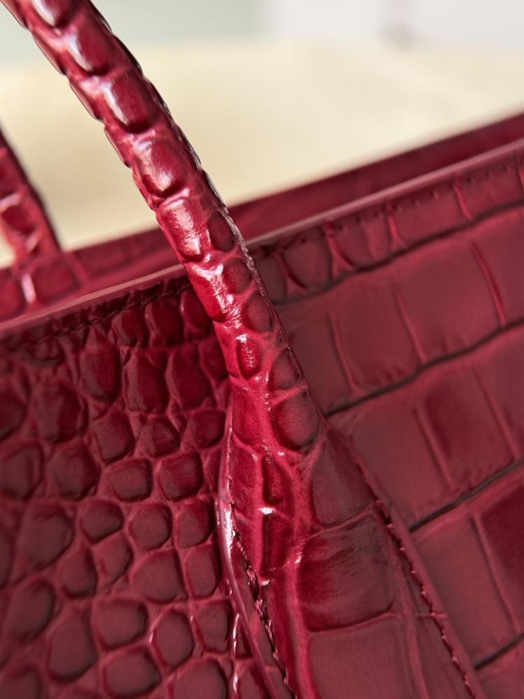 Chanel Küçük Cerf Alışveriş Çantası – Bordo