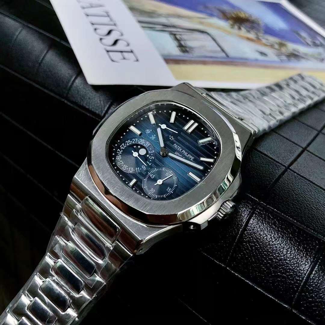 Patek Philippe Nautilus Saat - Glimmer of Luxury