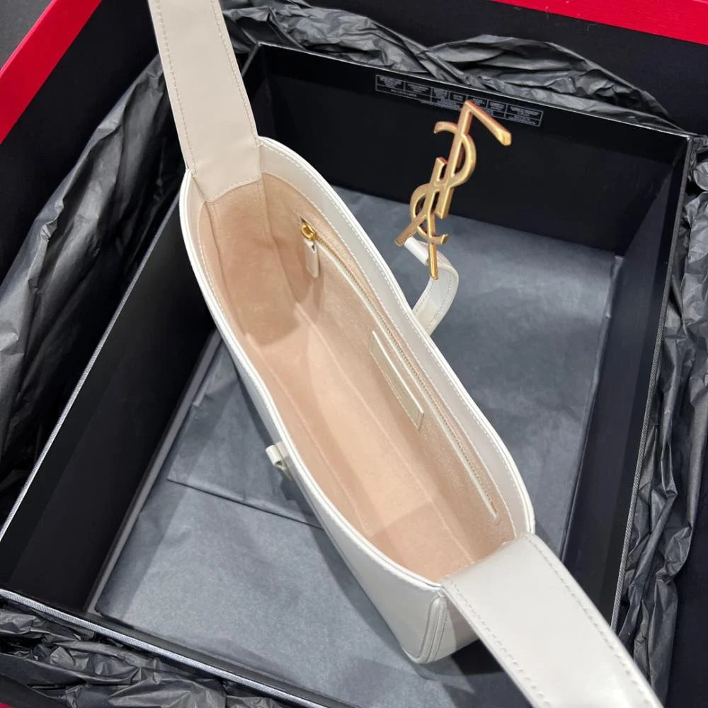 Saint Laurent Le 5 A حقيبة هوبو جلد ناعم