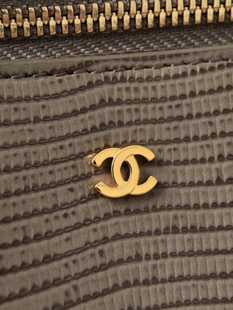 Chanel Kertenkele Derisi Zincirli Vanity