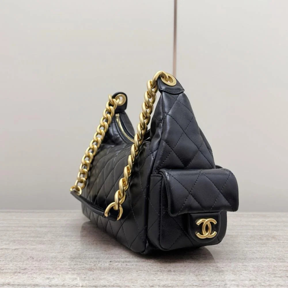Chanel Orta Hobo Kargo Çantası Dana Derisi Siyah GHW - Glimmer of Luxury