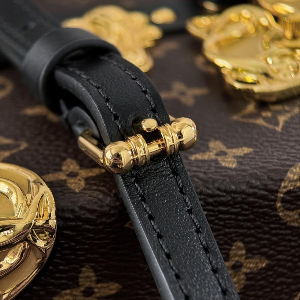 LV M13738 Petite Malle Çanta