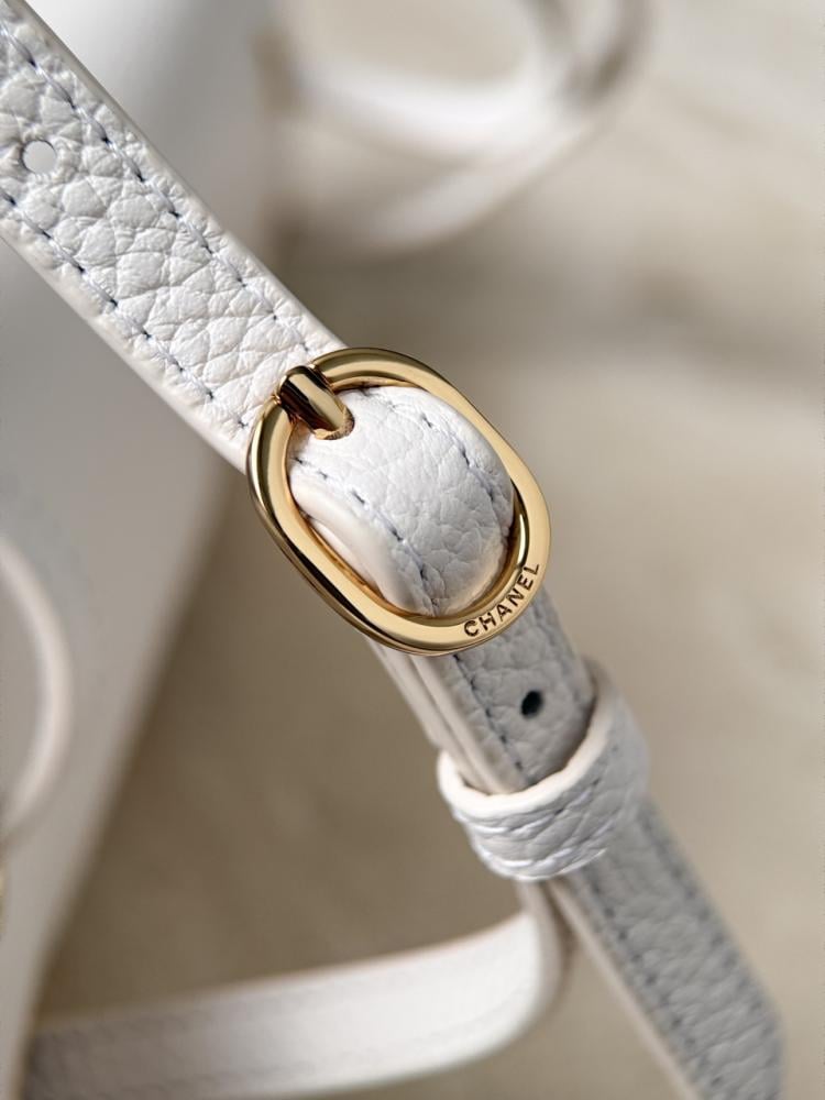 Chanel Maxi “Souplissimo” Küçük Kapaklı Çanta
