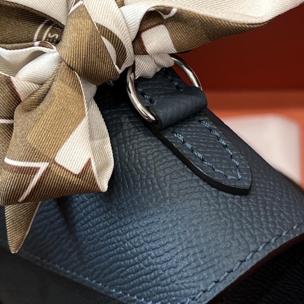 Gabrielle Portföy Çanta - Glimmer of Luxury