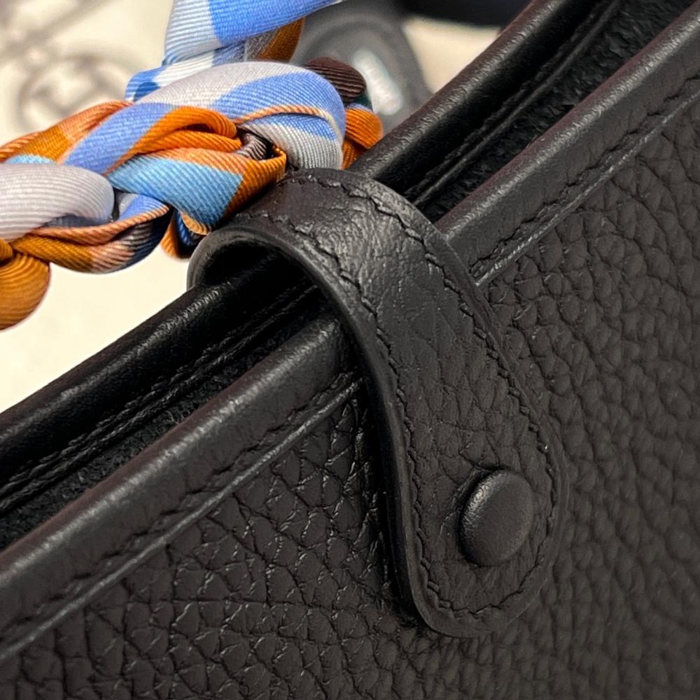 Hermès Evelyne 16cm Togo Leather Shoulder Bag