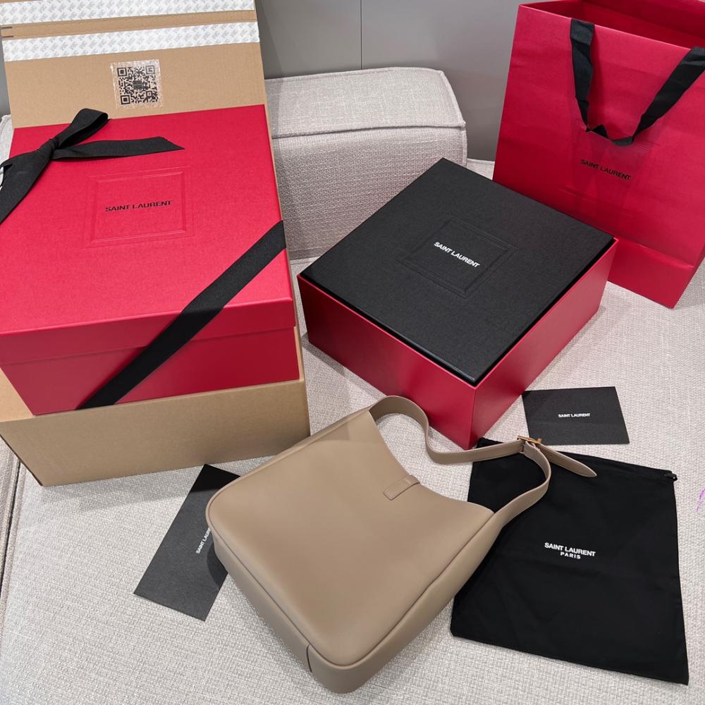 Saint Laurent 5 À 7 Large Flexible Bag