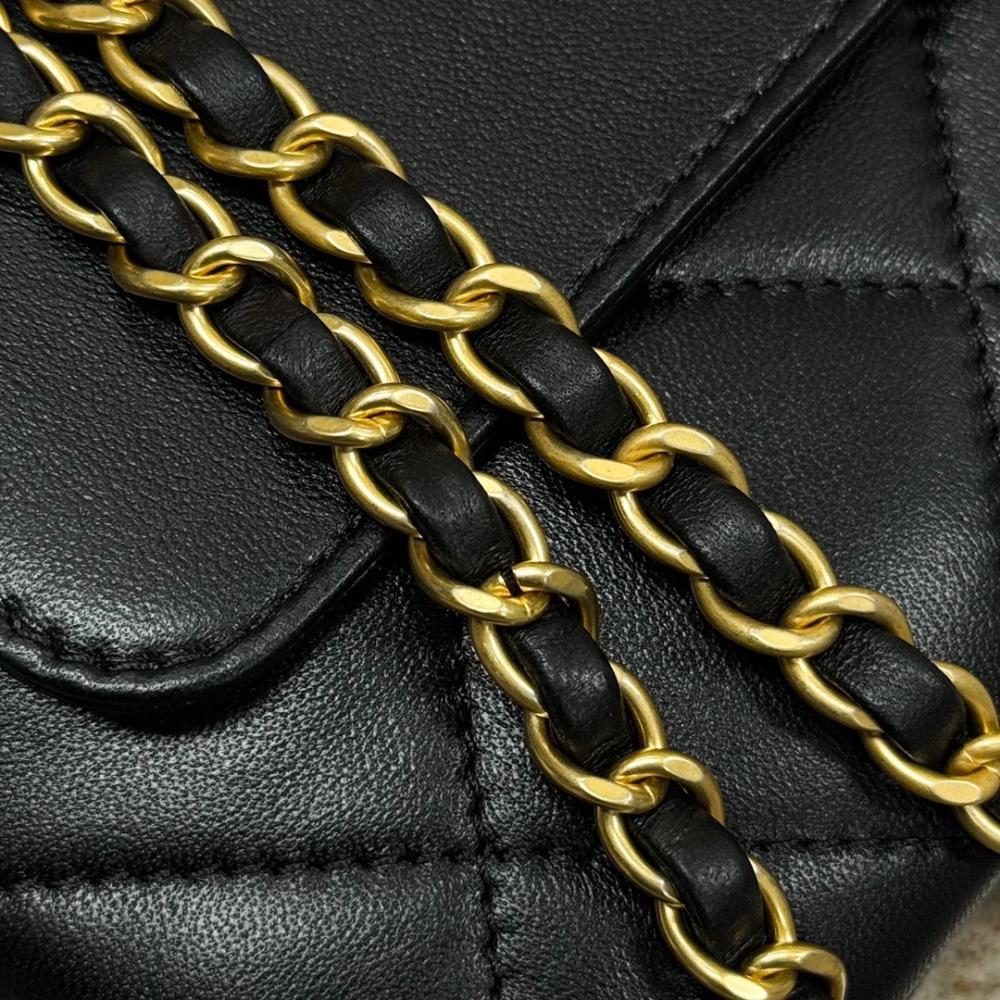 Chanel 24B Debriyaj - Glimmer of Luxury