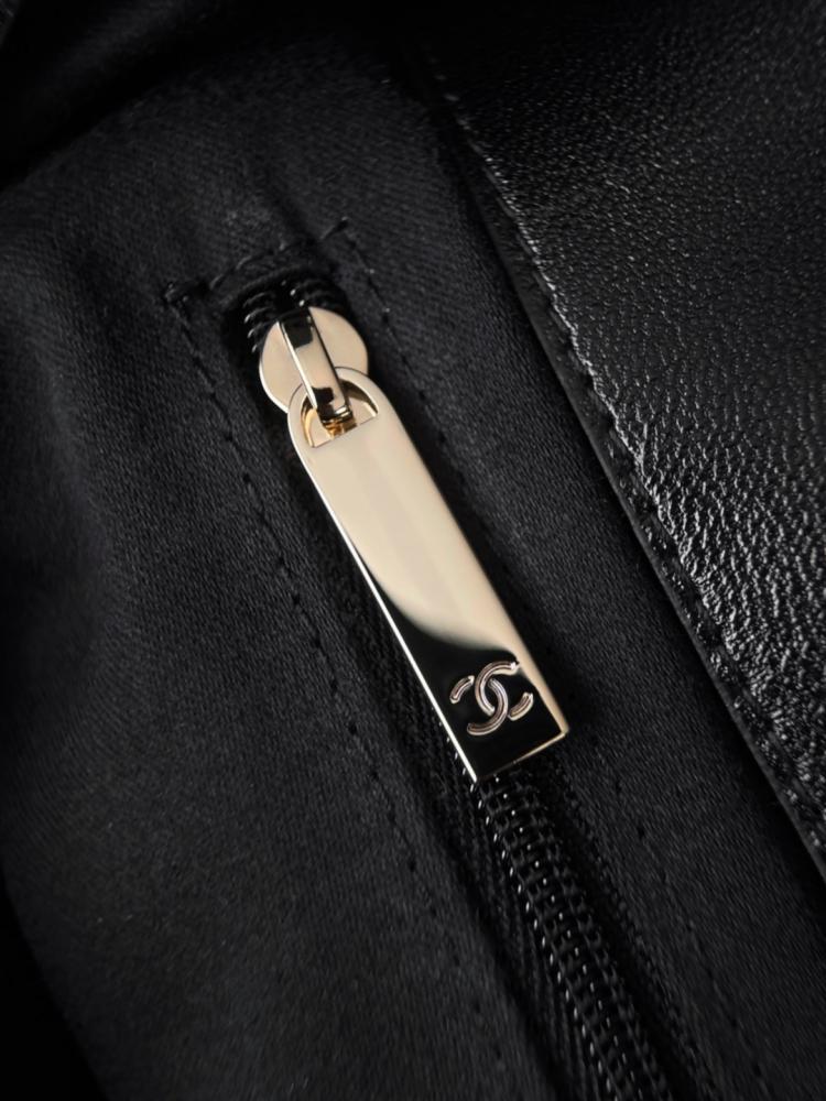 Chanel S26 Maxi Messenger Bag