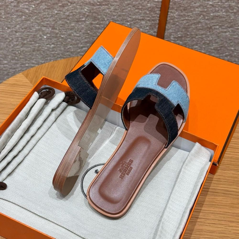 Hermès Oran Sandals Gray Argent