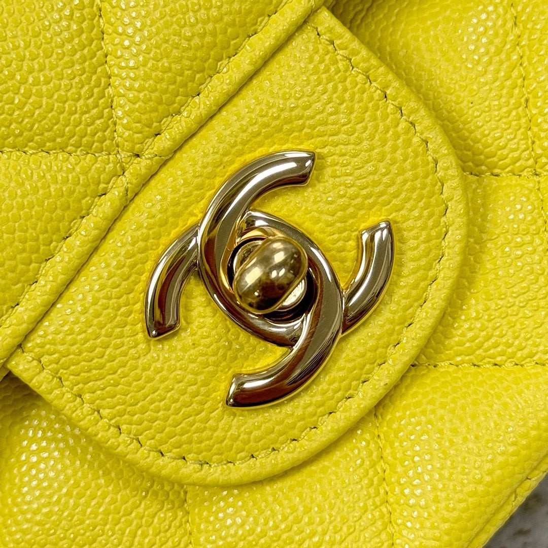 Chanel Flap Orta Boy Çanta Havyar Deri 2024 Sarı Renk - Glimmer of Luxury
