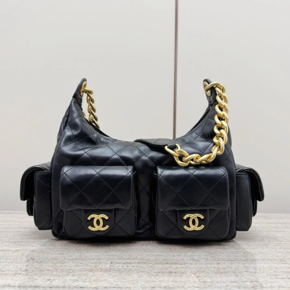 Chanel Orta Hobo Kargo Çantası Dana Derisi Siyah GHW - Glimmer of Luxury