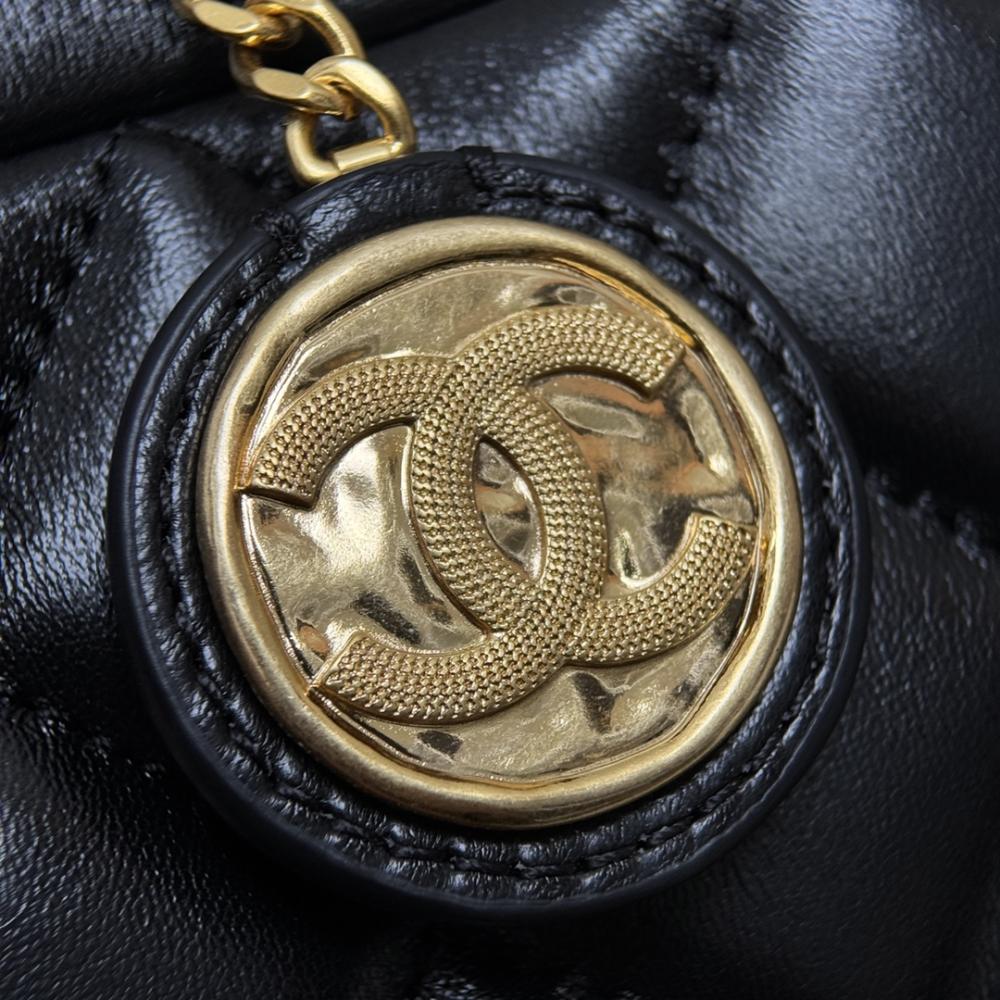 Chanel Parlak Kuzu Derisi Mini Kamera Kılıfı - Glimmer of Luxury