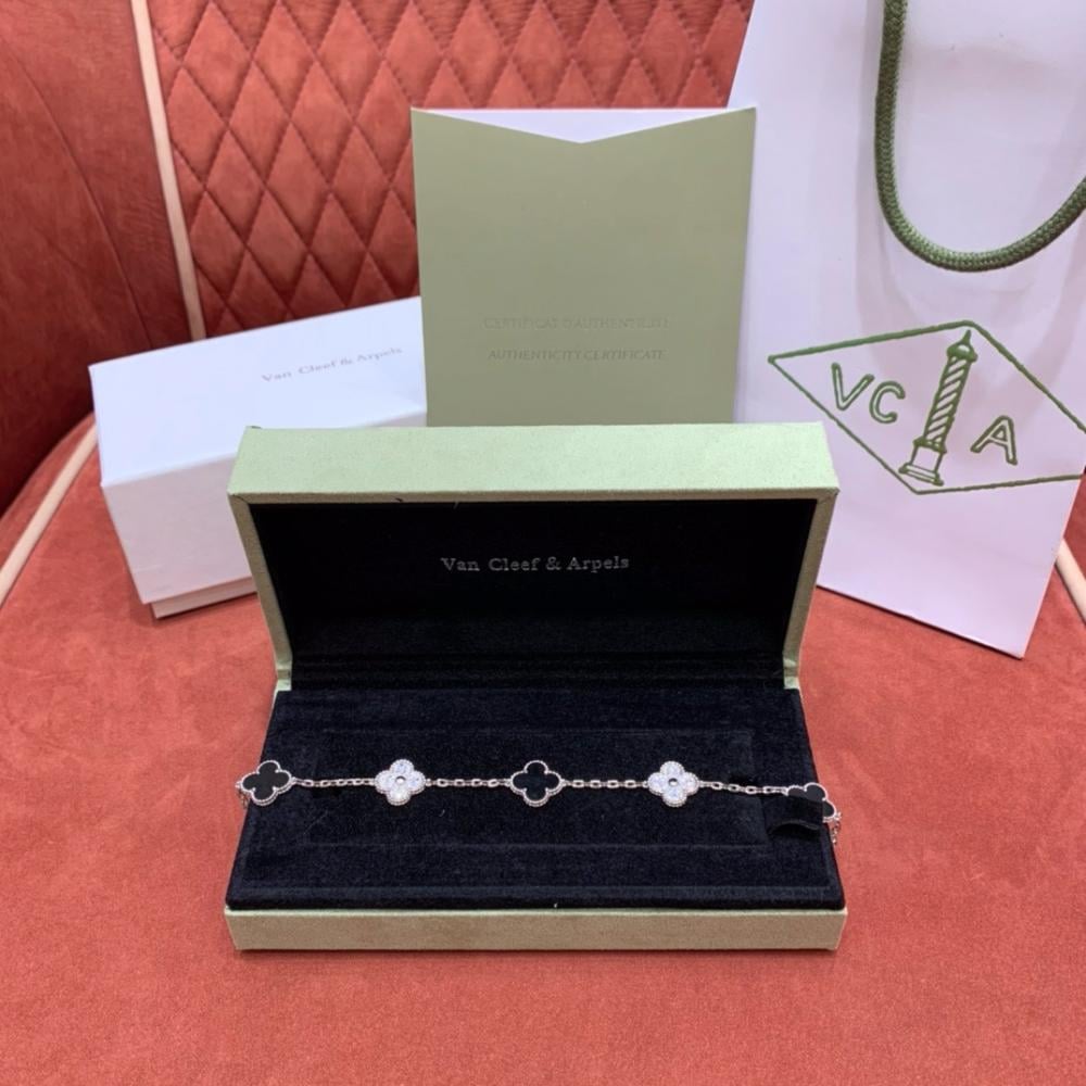 Van Cleef &amp; Arpels Alhambra 5 Motif Bracelet