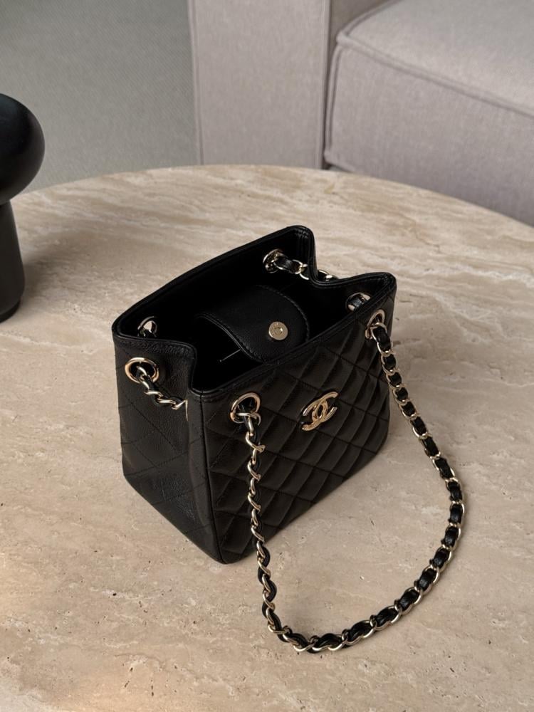 Chanel Caviar Matelasse Coco Mark Omuz Çantası