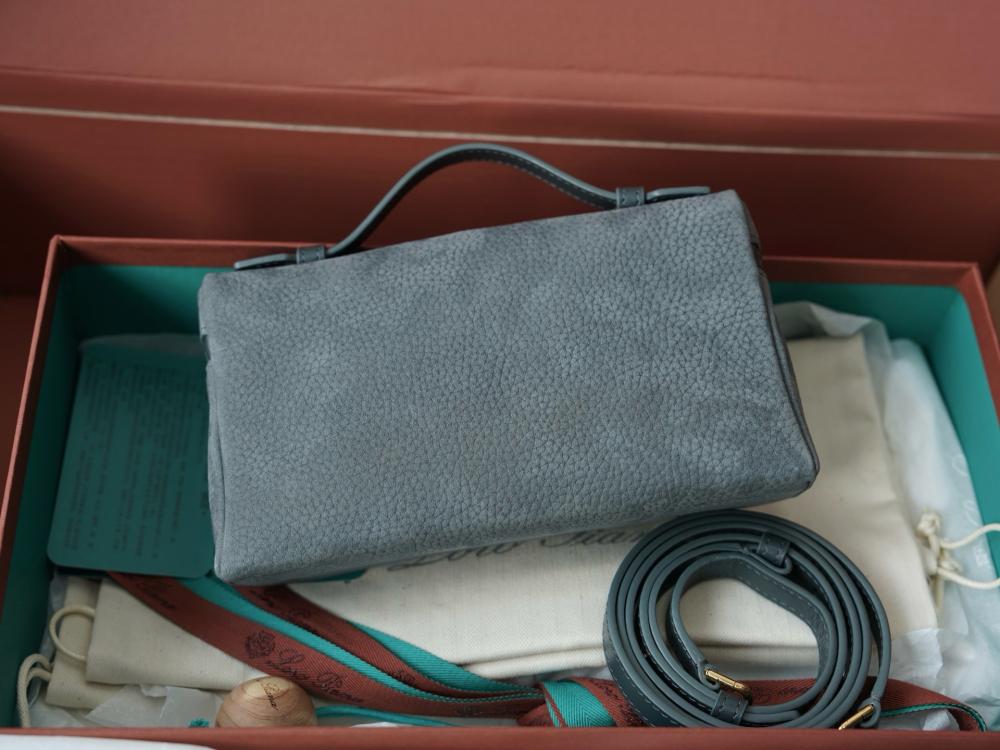 Loro Piana – Extra Pocket L19 (Grey Blue)